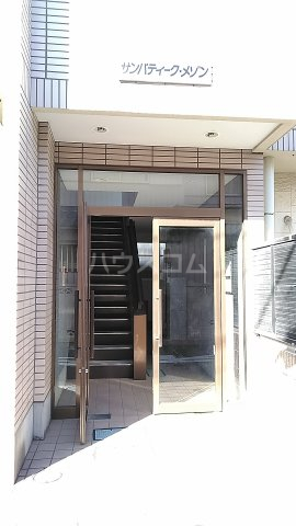 24/30 エントランス