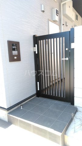 21/30 エントランス