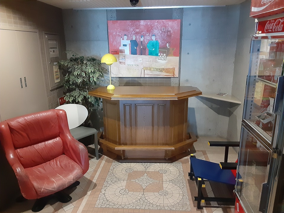 24/30 エントランス