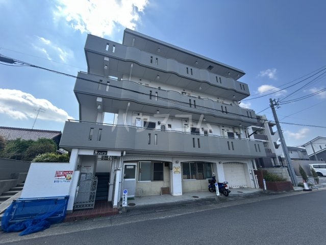 21/23 エントランス