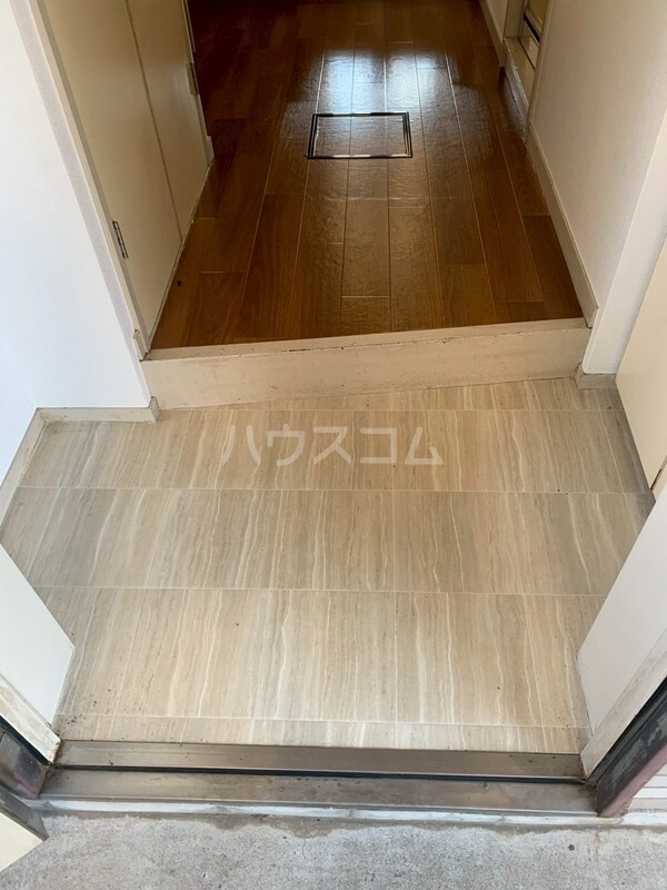 13/30 玄関