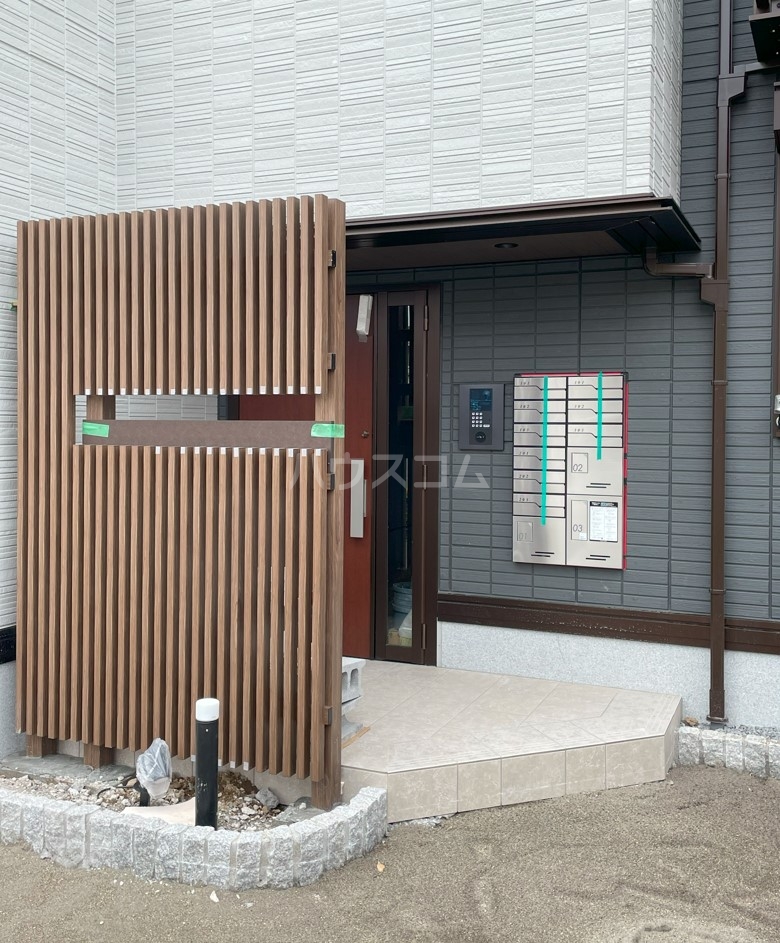 2/4 エントランス