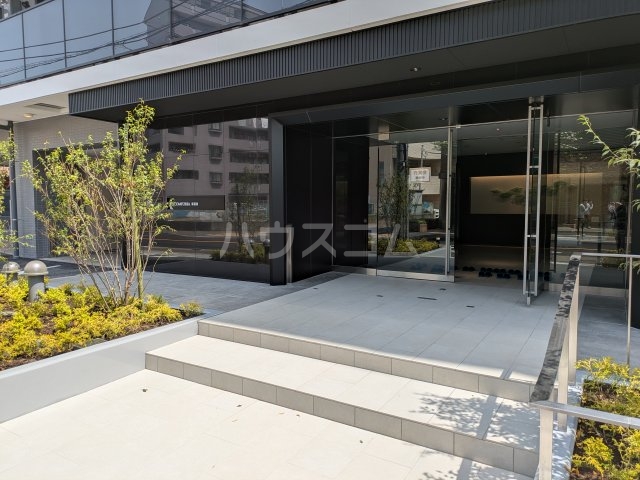 25/30 エントランス