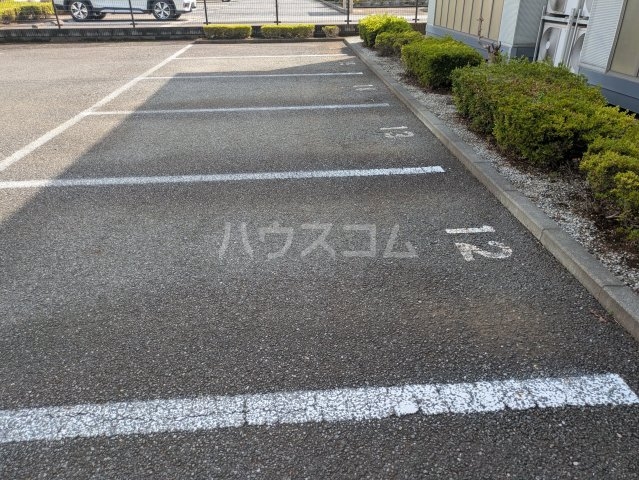 23/27 駐車場