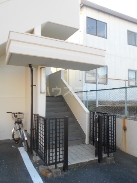 14/23 エントランス