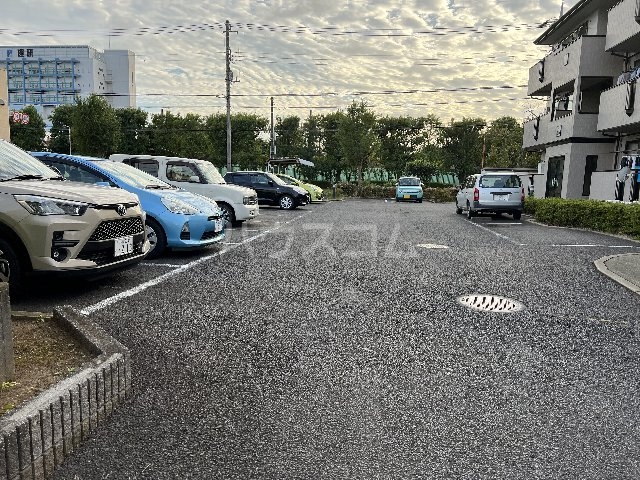 26/27 駐車場