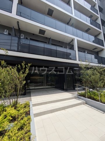 23/30 エントランス