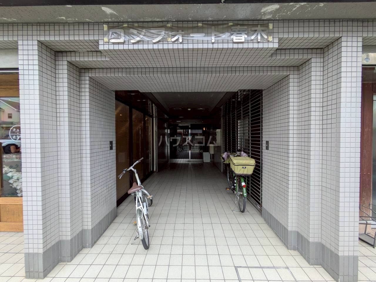 19/25 エントランス