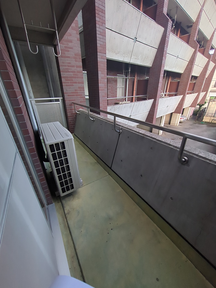 20/27 バルコニー