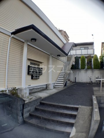 21/30 エントランス