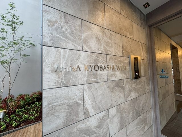 26/30 エントランス