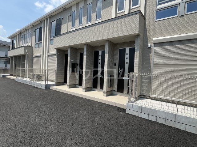 27/28 エントランス