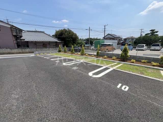 28/28 駐車場