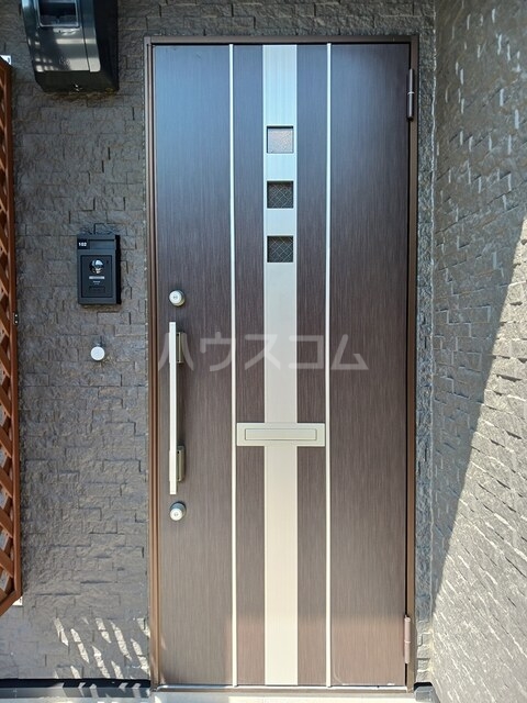 15/22 エントランス