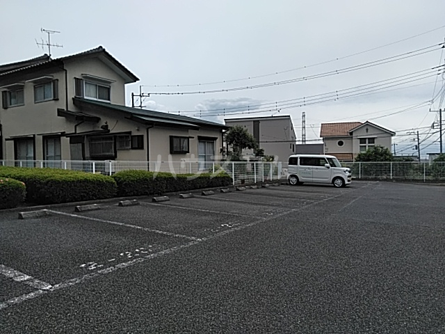2/5 駐車場