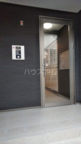 25/30 エントランス