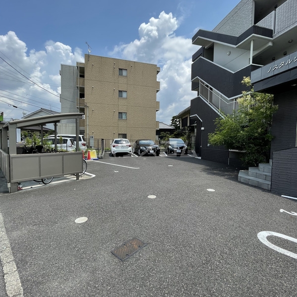 16/18 駐車場