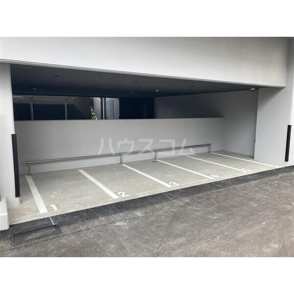 22/28 駐車場