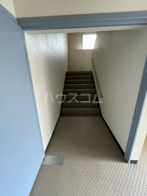 25/30 エントランス