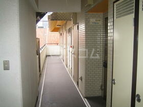 16/19 エントランス