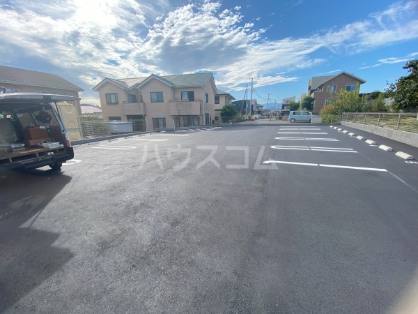 28/30 駐車場