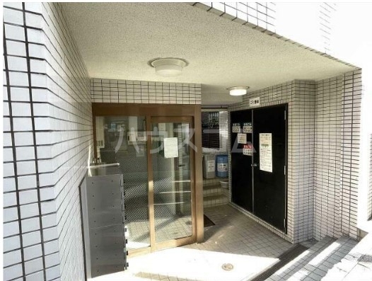 14/23 エントランス