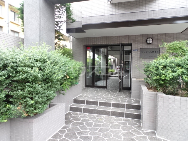 17/26 エントランス