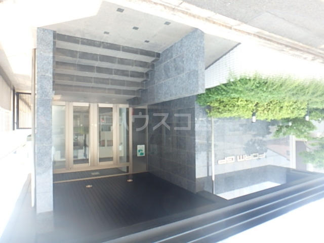 22/30 エントランス