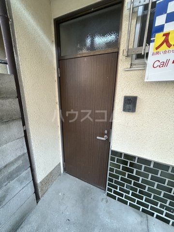 23/29 エントランス