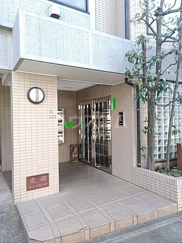 28/30 エントランス