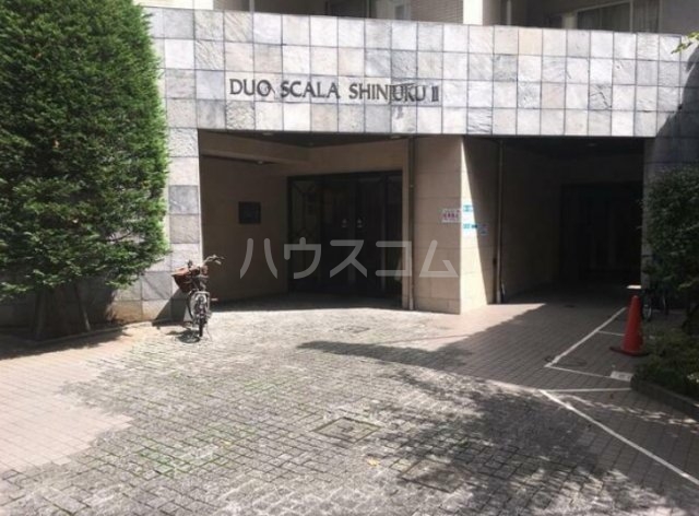 16/23 エントランス