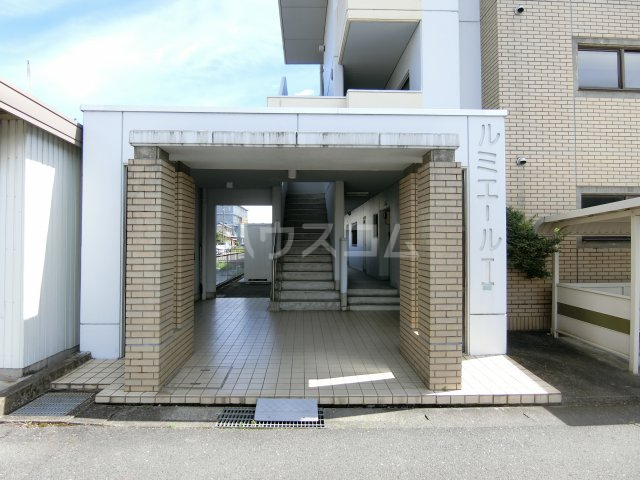 25/29 エントランス