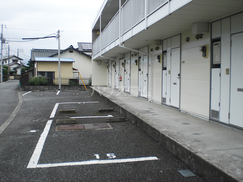 18/21 駐車場