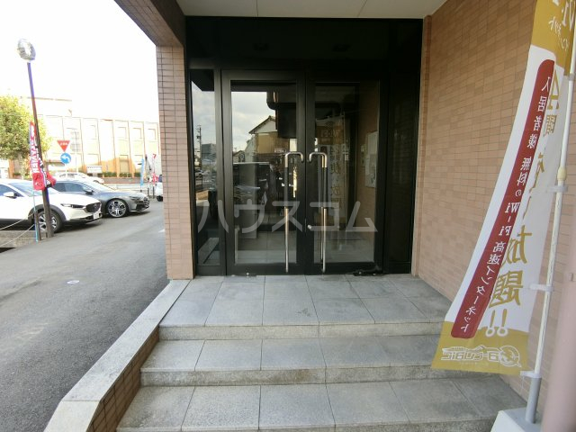 28/30 エントランス