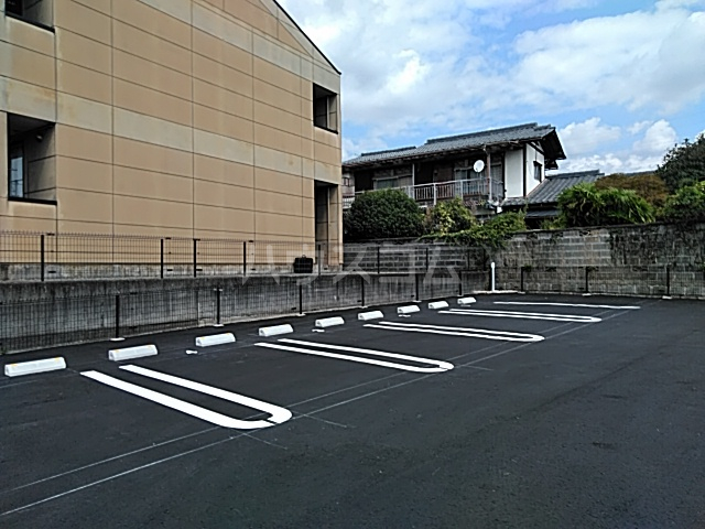 26/30 駐車場