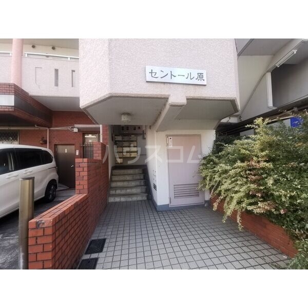 18/26 エントランス