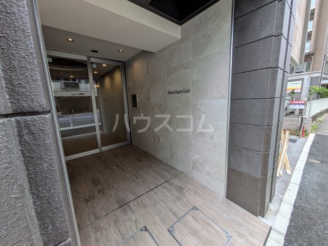 25/29 エントランス