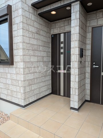 28/30 エントランス