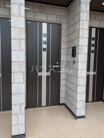 28/30 エントランス