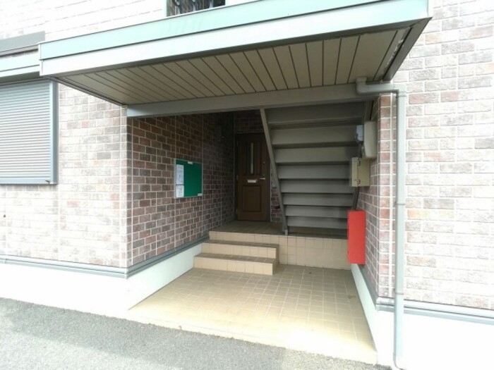 19/28 エントランス