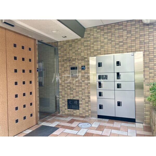 13/17 エントランス