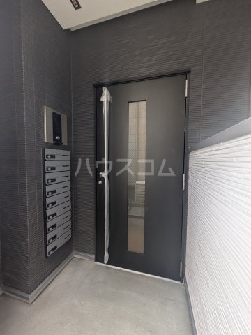 20/30 エントランス