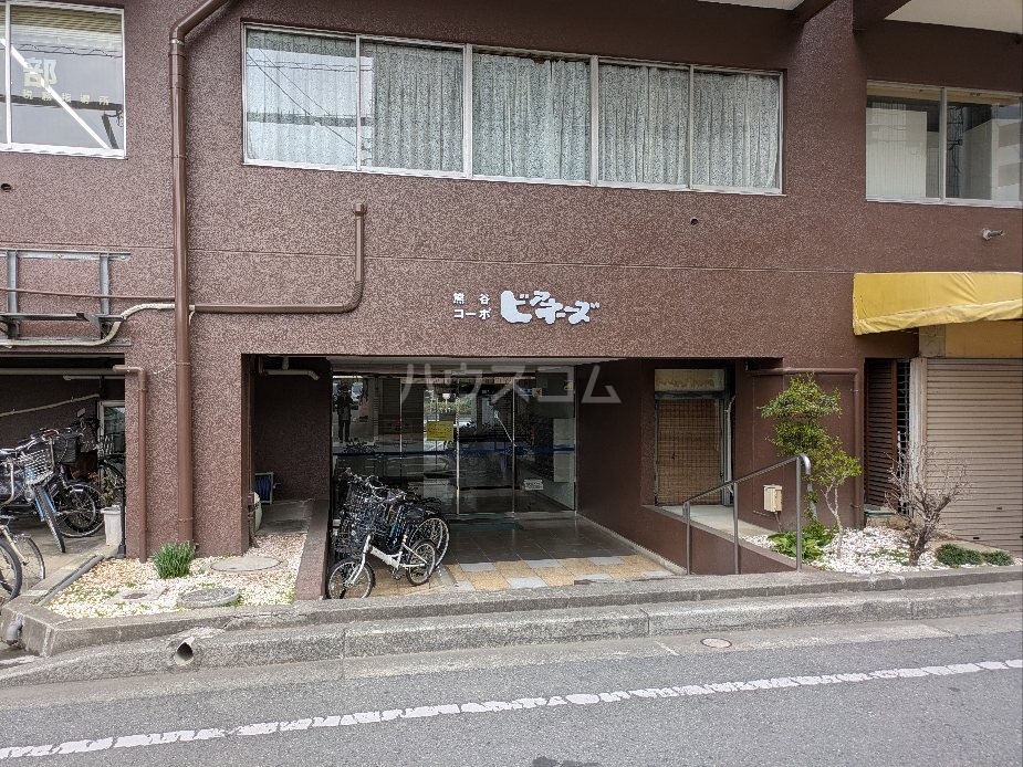 27/30 エントランス