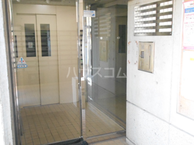 22/30 エントランス