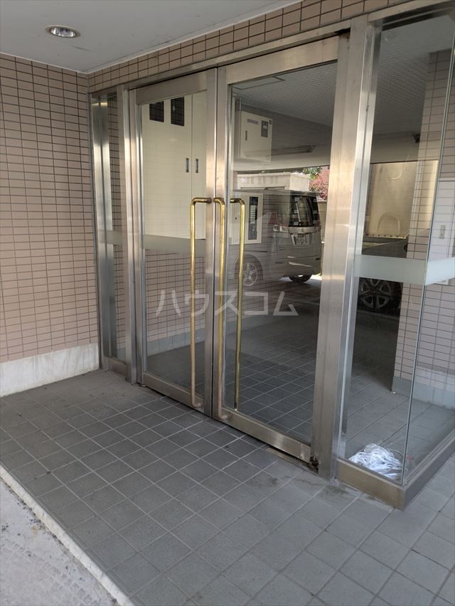 20/29 エントランス