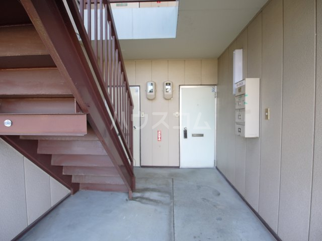 28/30 エントランス