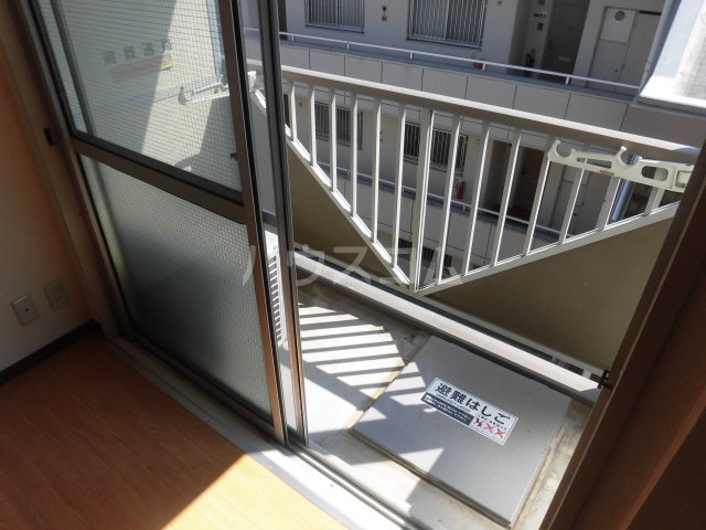 16/23 バルコニー