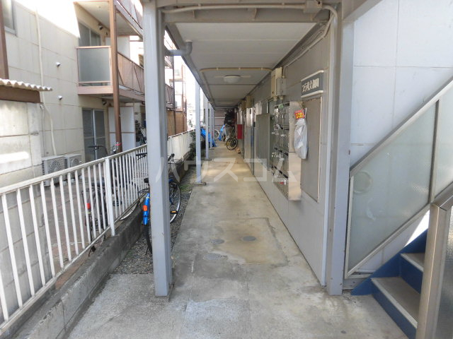 20/23 エントランス