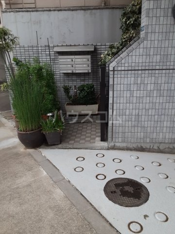 25/28 エントランス