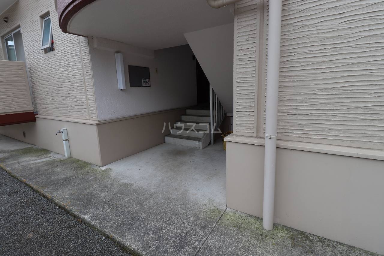 2/5 エントランス